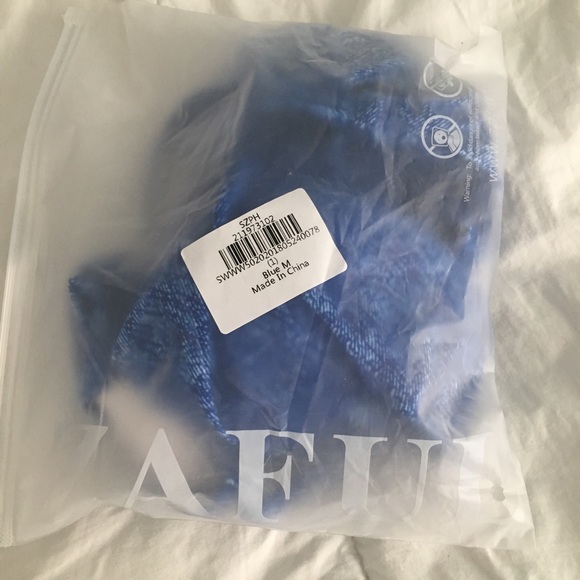 Bathing suit - Picture 4 of 5